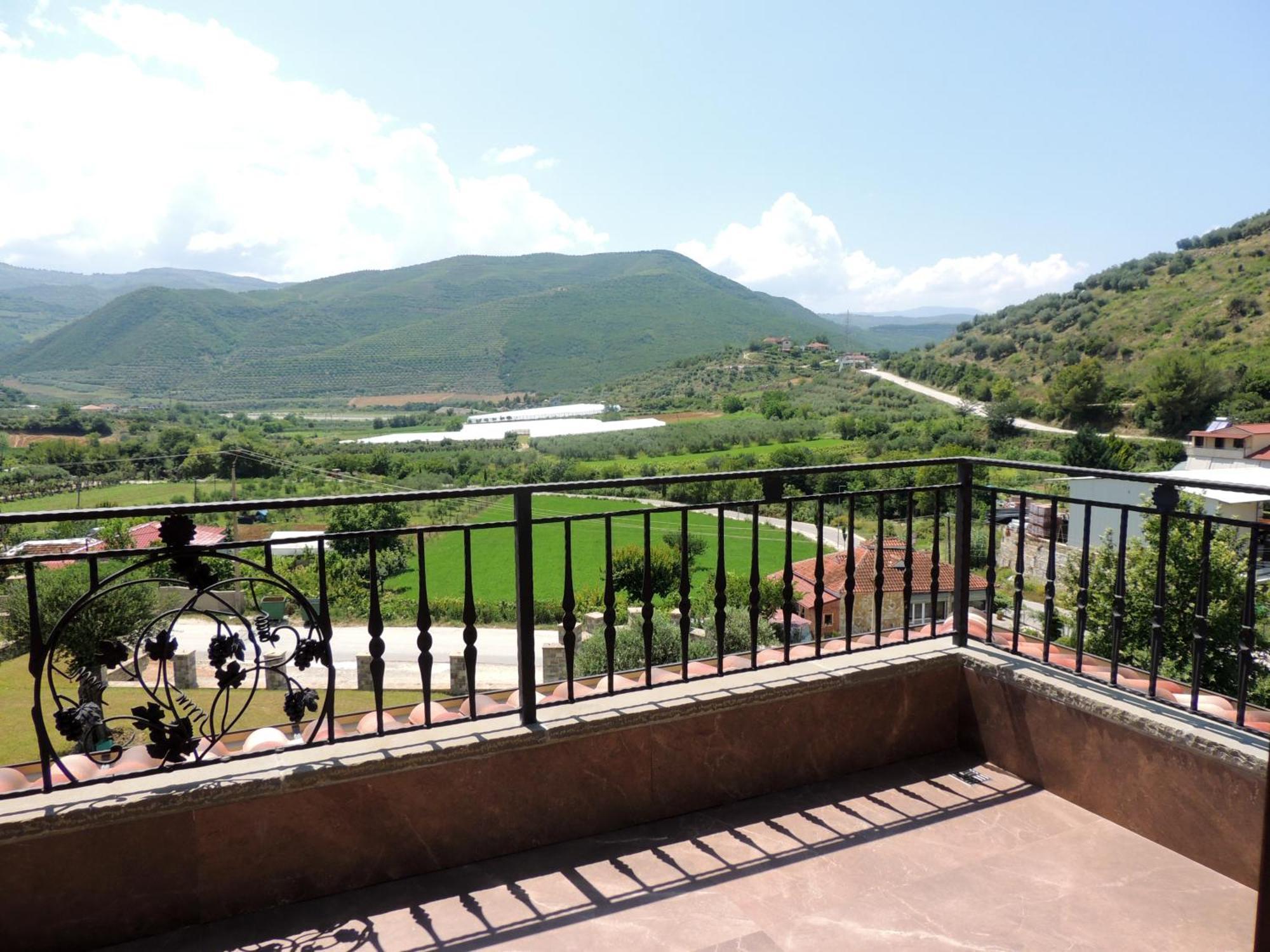 Pupa Winery Serene Stay Berat Exterior foto