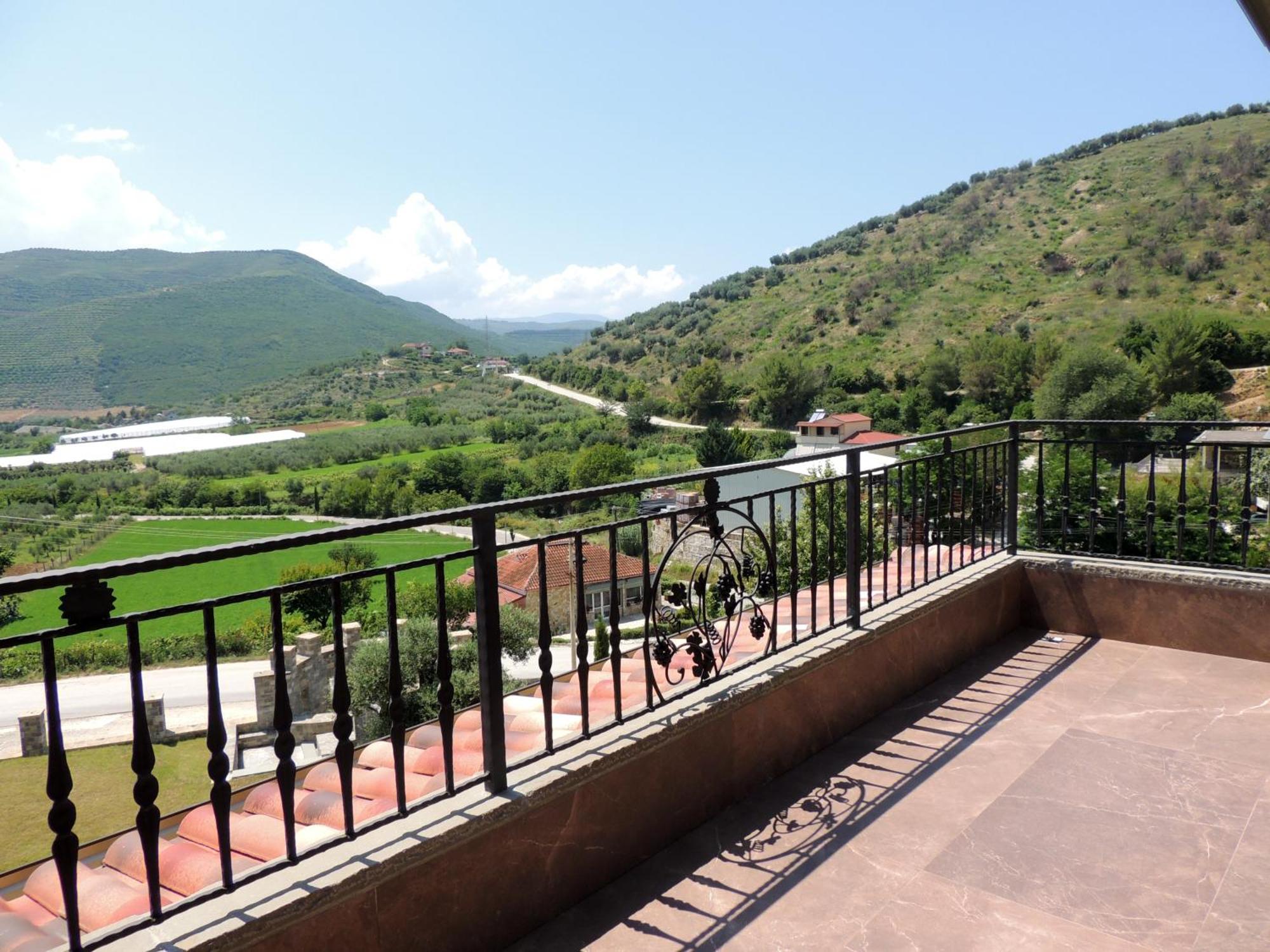 Pupa Winery Serene Stay Berat Exterior foto