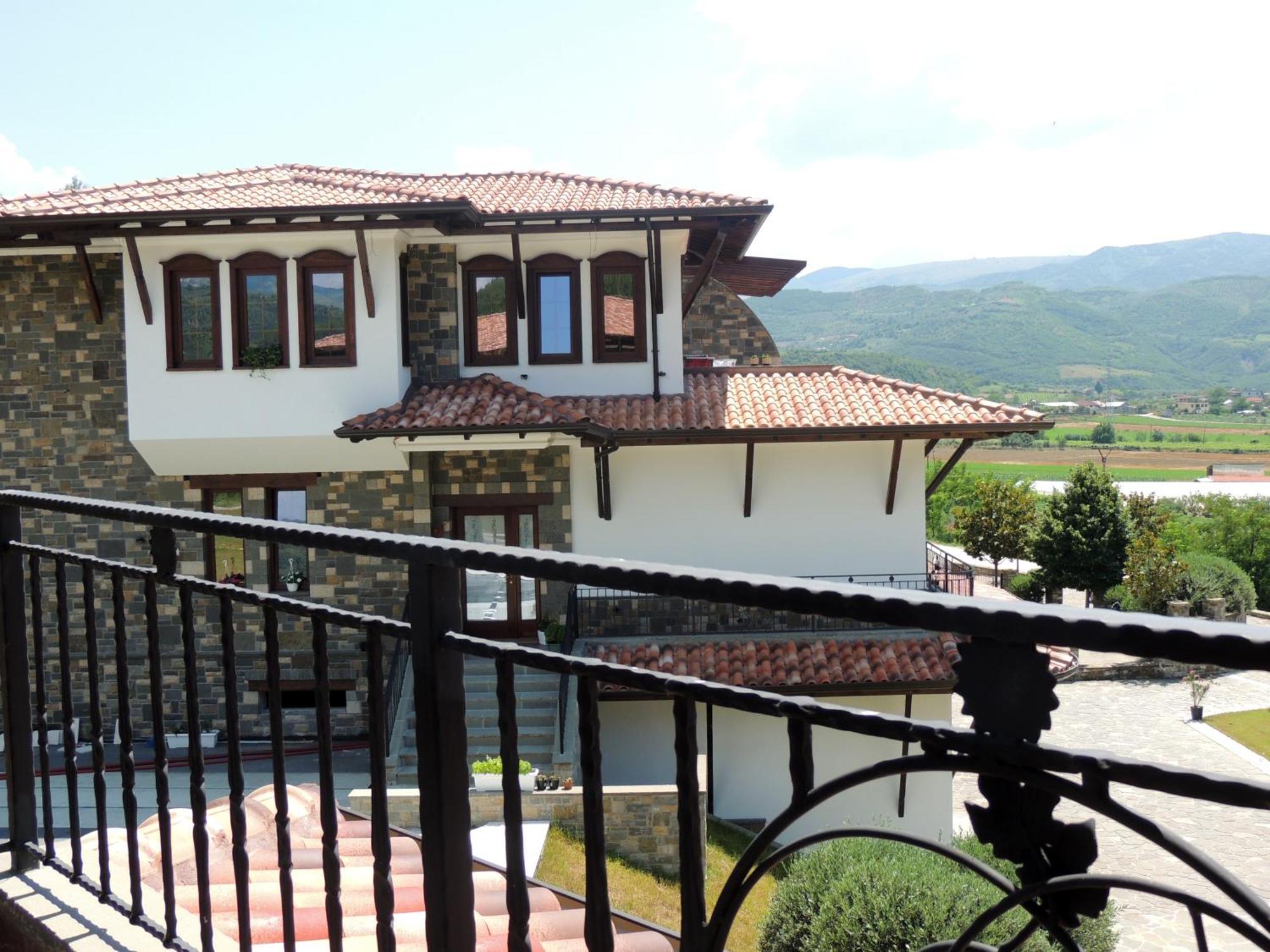 Pupa Winery Serene Stay Berat Exterior foto