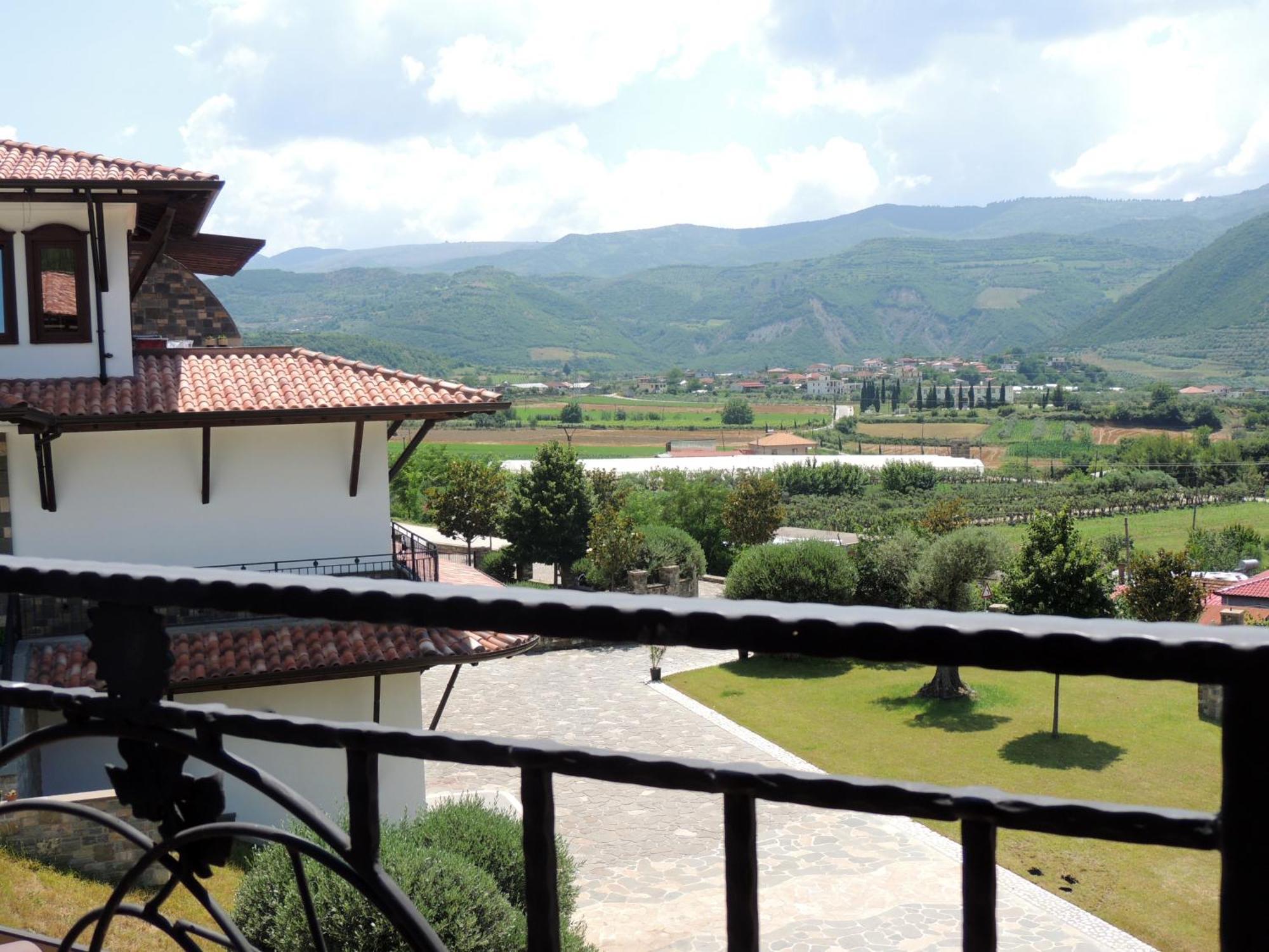 Pupa Winery Serene Stay Berat Exterior foto