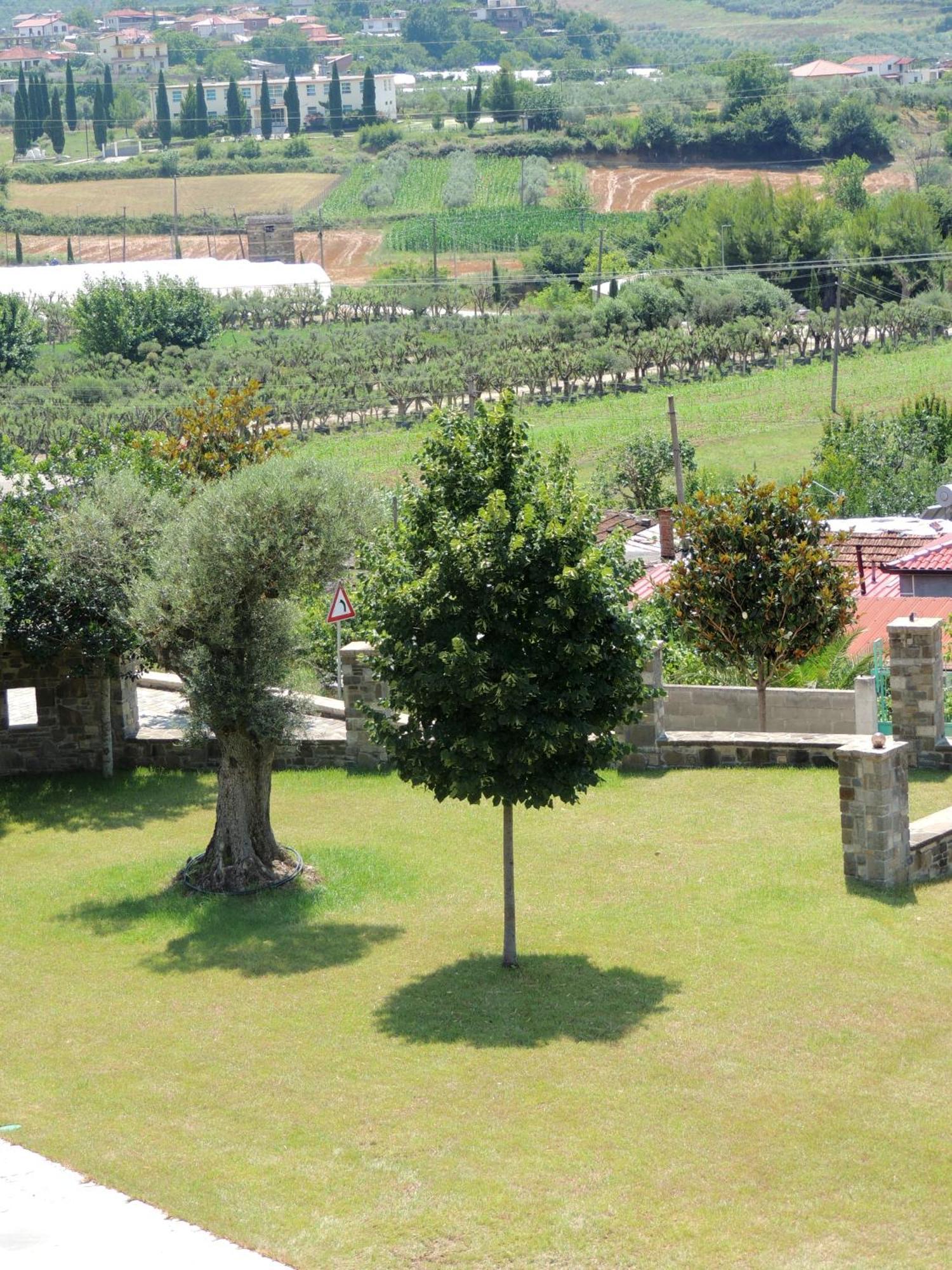 Pupa Winery Serene Stay Berat Exterior foto