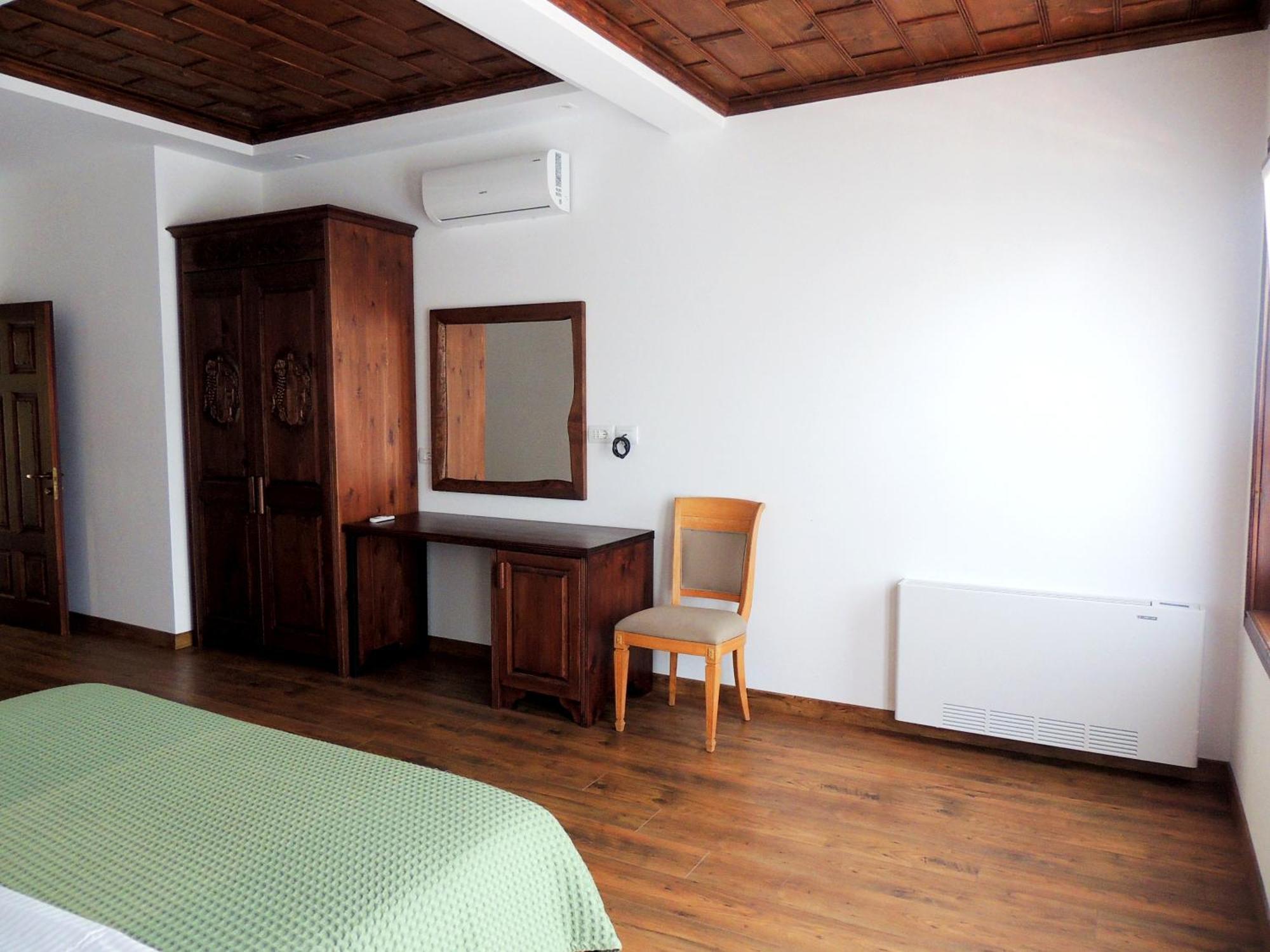 Pupa Winery Serene Stay Berat Exterior foto